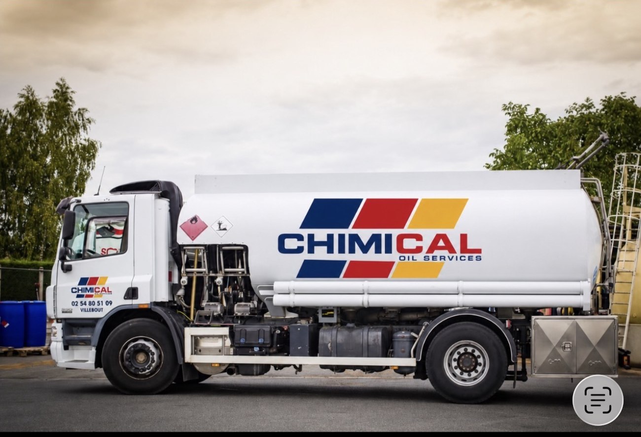 Camion de collecte des huiles industrielles CHIMICAL
